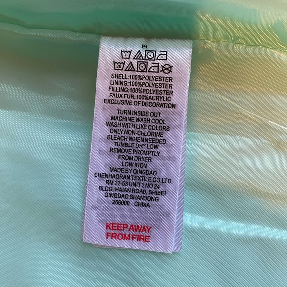 Isaac Mizrahi Mint Green Snowflake Puffer Vest with Faux Fur Trim - Picture 3 of 4